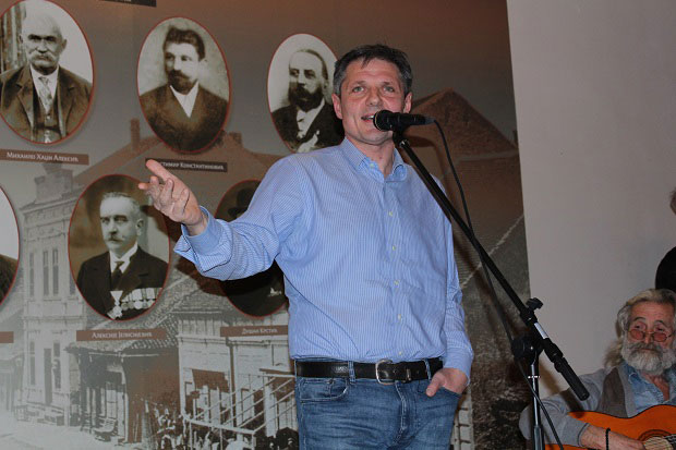 Живот је - читање