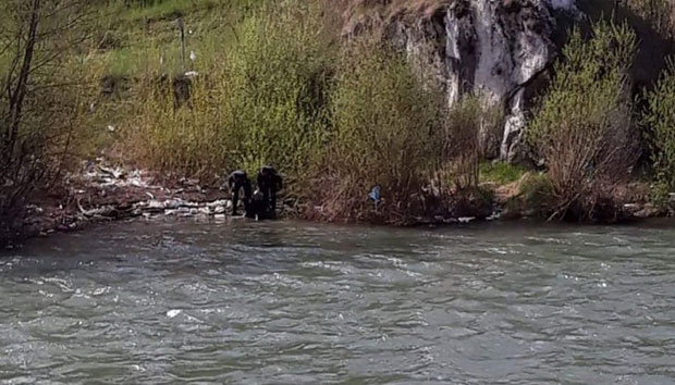 ПОДВИГ ПРИЈЕПОЉСКИХ ПОЛИЦАЈАЦА: Из хладног Лима извукли старца