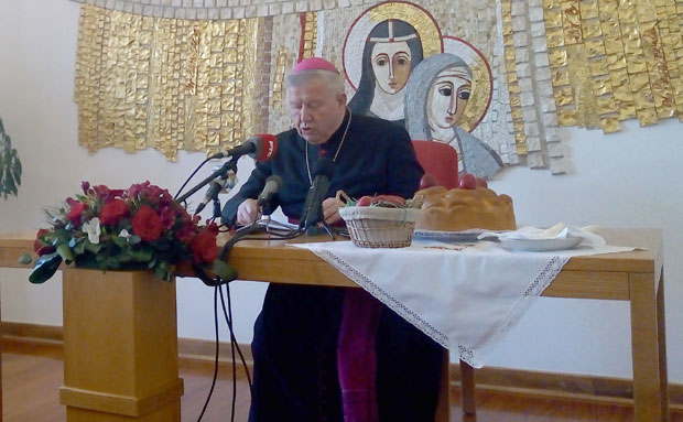 УСКРШЊА ПОСЛАНИЦА НАДБИСКУПА ХОЧЕВАРА: Многи данас живе као да Бога нема