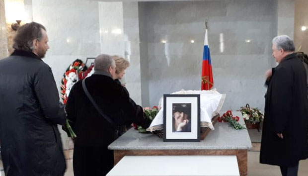 Бивши зет сачекаће Мирину урну (ФОТО)