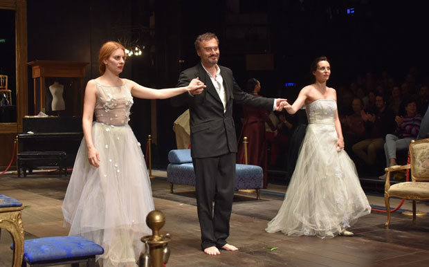 БЕОГРАЂАНИ ИСПРАЋЕНИ ОВАЦИЈАМА: Представа Иванов на Фестивалу МИТЕМ у Будимпешти