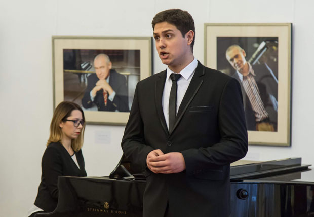 Златни глас брусе признања