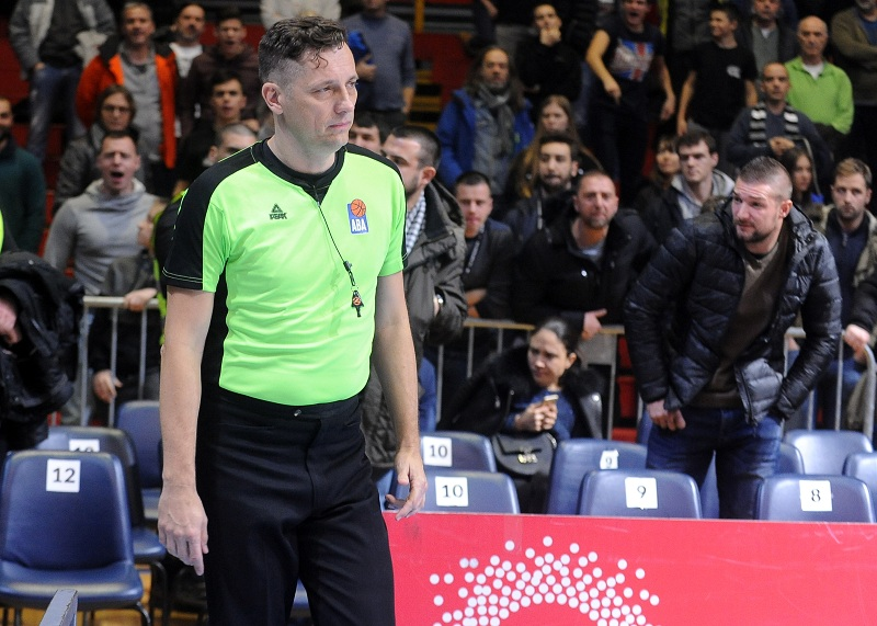 ПОЗНАТЕ СУДИЈЕ ЗА МАЈСТОРИЦУ: Овај тројац дели правду на утакмици сезоне у АБА лиги