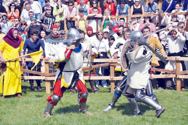 Игра престола у Ђурђевом граду