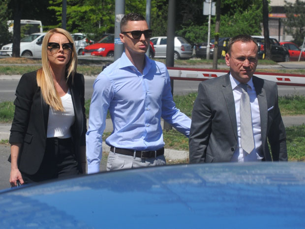 ДРУГО РОЧИШТЕ ИЗМЕЂУ ВРАЊЕША И ПЕВАЧИЦЕ: Карлеуша опет изостала, полиција је позива у суд