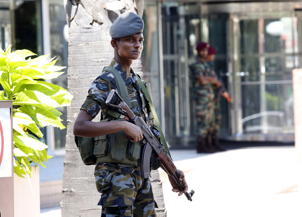 ПАНИКА НА ШРИ ЛАНКИ: Полиција пронашла 87 детонатора за бомбе на аутобуској станици!