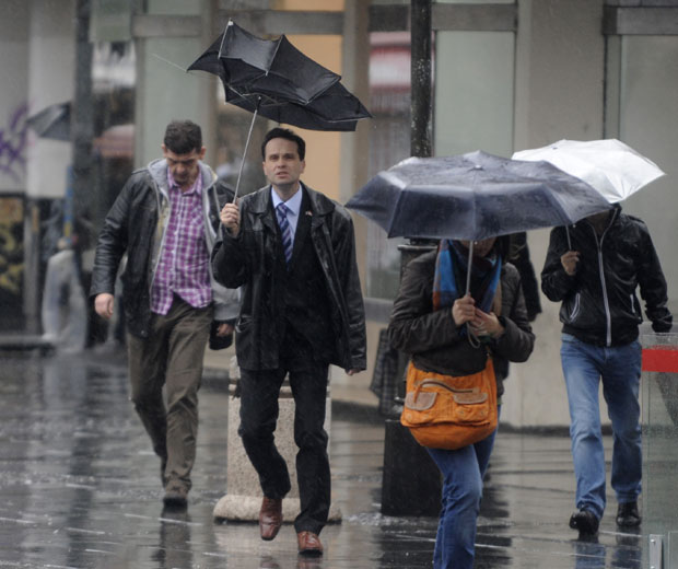 РХМЗ УПОЗОРАВА: У уторак стиже олујна кошава, ево који делови земље ће бити на удару
