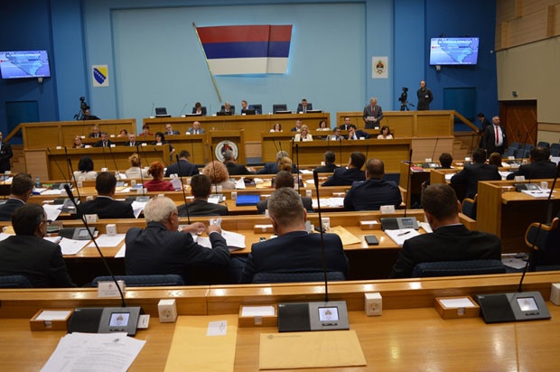 Лукач подноси извештај скупштини о току истраге убиства Крунића