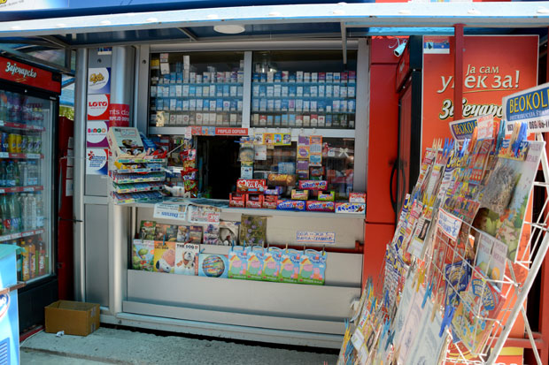 ПОСЛЕ ВИШЕ ОД ПЕТ МЕСЕЦИ: Београдска штампа на северу Космета (ФОТО)