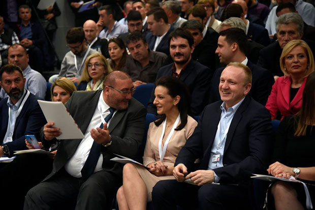 Ђилас пречицом уписује странку