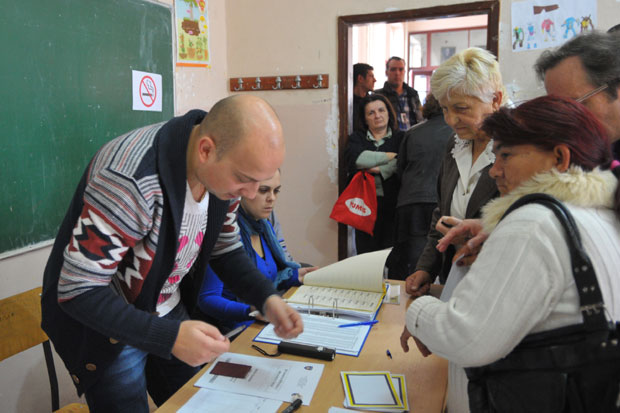 Српски кандидати ипак на листићу