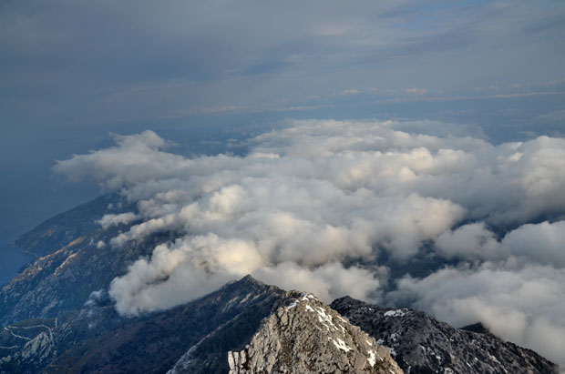РЕПОРТЕР НОВОСТИ НА ВРХУ АТОСА: Овде сви бар једном помисле помози Боже