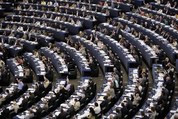 АНКЕТА ПОКАЗАЛА: Само пет одсто испитаника зна када су избори за Европски парламент