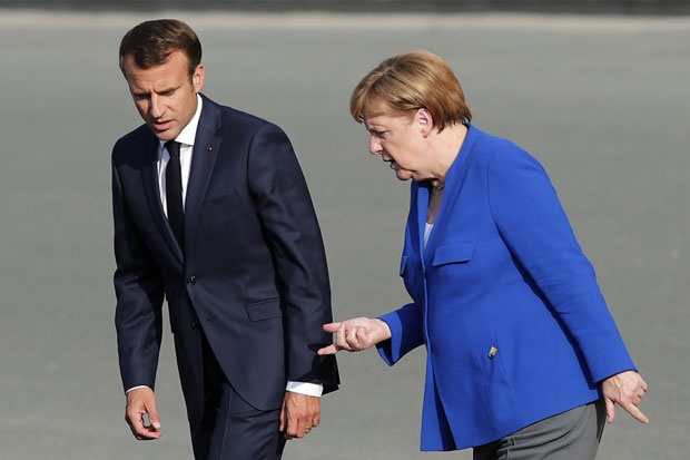 НИКО ОПТИМИСТИЧАН ПРЕД САСТАНАК У БЕРЛИНУ: Вебер:Берлин намерава да дијалог врати на старт; Коха тврди да ће се поново утврдити црвене линије