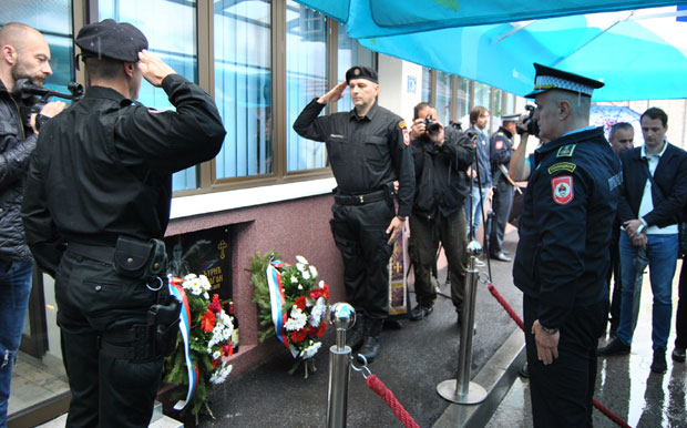 Зворник памти убиство полицајца у терористичком нападу