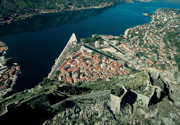 ТРАГЕДИЈА У КОТОРУ: Пољак пао са стене и погинуо