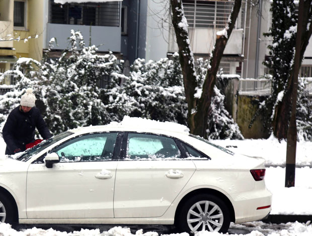 Пола метра снега на Велебиту