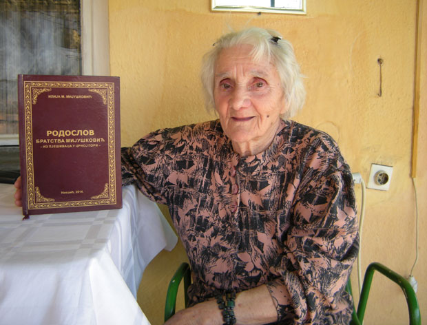 ЧИТА БЕЗ НАОЧАРА: Бака Даница Фелбаб на прагу 9. деценије