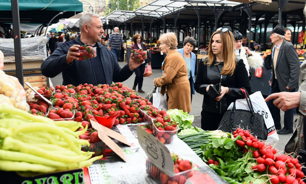 Радно време за празник: Паркинг бесплатан, пијаце отворене
