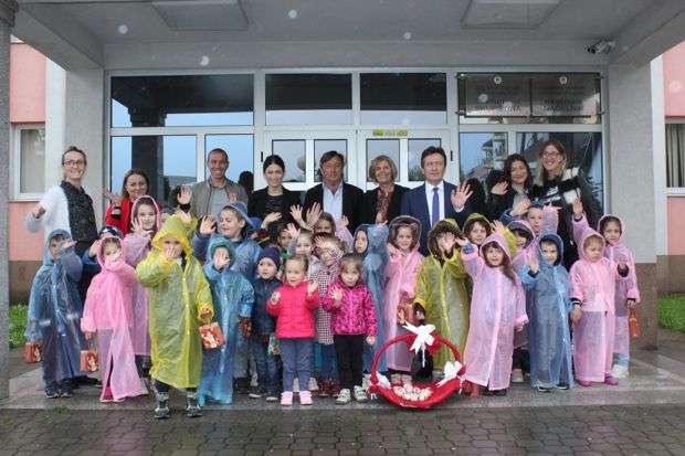 ДЕЦА- РАДОСТ ЗАВИЧАЈА: Васкршњи пријем за угљевичке малишане (Фото)