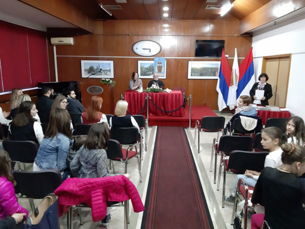 ОДАБРАНИ НАЈЛЕПШИ РУКОПИСИ: Ћирилица ће опстати, она је један од стубова нашег идентитета