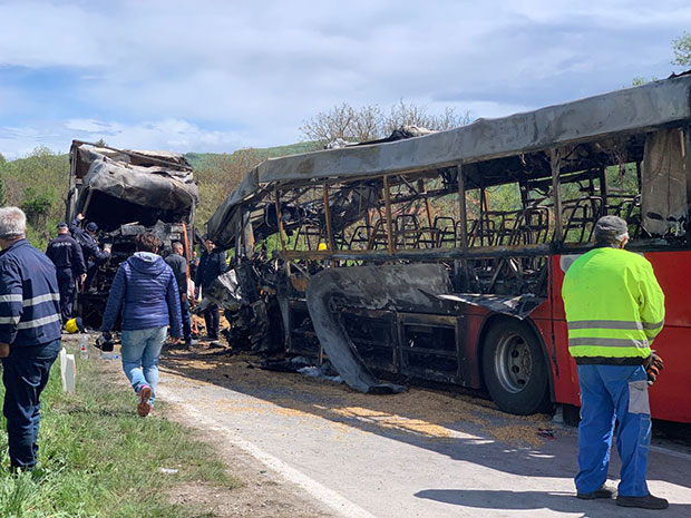 КУРШУМЛИЈА ЗАВИЈЕНА У ЦРНО ПОСЛЕ ТРАГЕДИЈЕ: Дан жалости и сахране