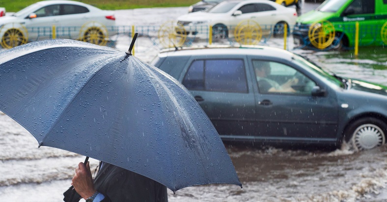 Опрез због пљускова праћених грмљавином, не идите нигде без кишобрана (ФОТО)