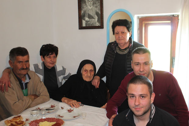 УЗ УСКРС И 100. РОЂЕНДАН: Честитке Зорки Давидовић из Гацка и Мари Гаћиновић из Невесиња