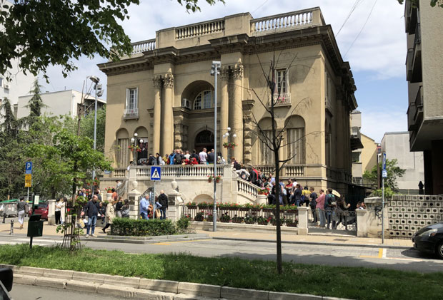 Музеј Николе Тесле: Редови и током празника