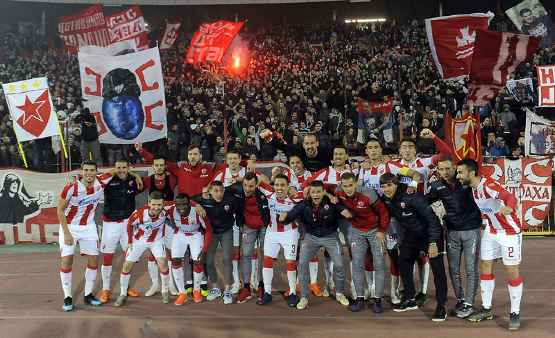 ФУДБАЛЕРИ ЗВЕЗДЕ ДОМИНАНТНО ОДБРАНИЛИ ШАМПИОНСКИ ТРОН: Још Куп па славље