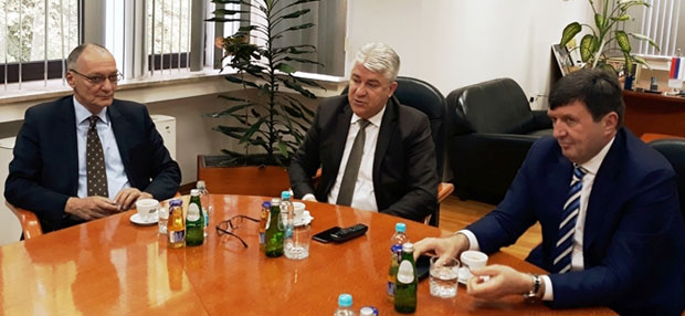 OТВOРEНА КАНЦЕЛАРИЈА КOНЗУЛAТА СРБИJE У РС: Moдричa ближa мајци Србиjи