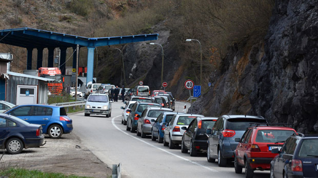 ПРОВОКАЦИЈЕ ПРИШТИНЕ: Потпиши геноцид, па уђи на КиМ?!