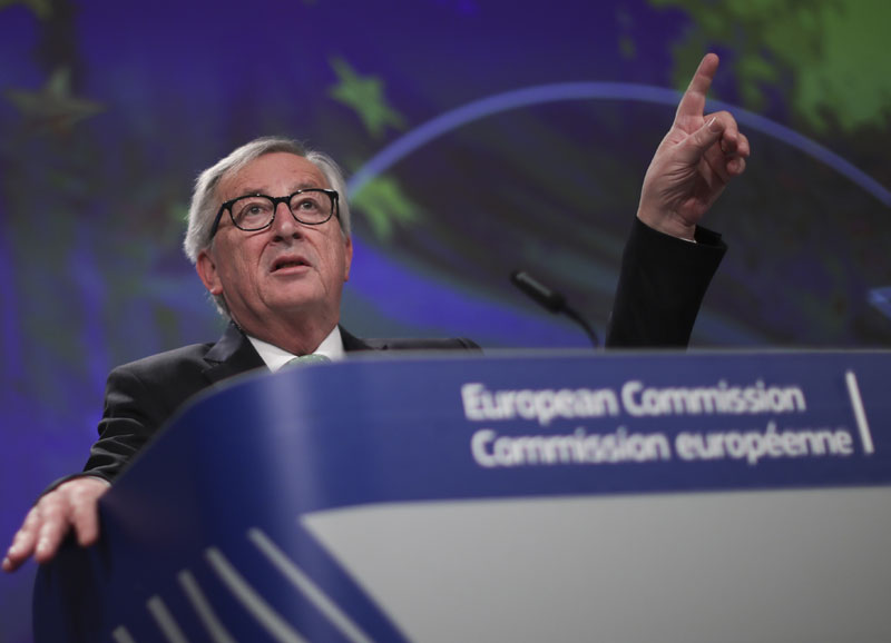 Јункер: Поређење Туска са Стаљином и Хитлером неприхватљивo