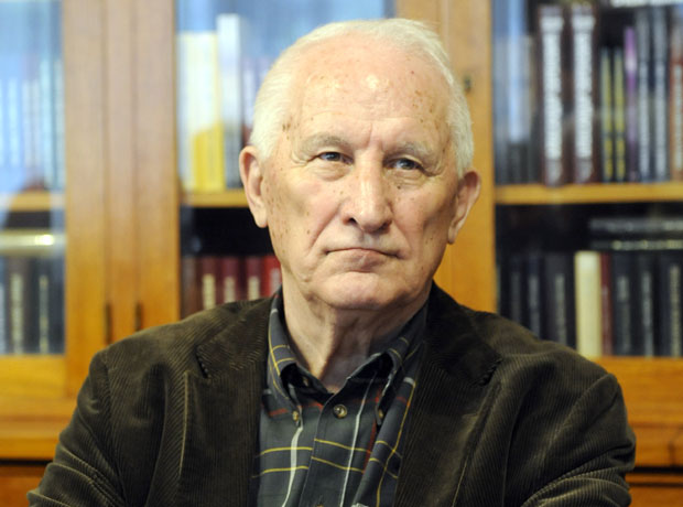 „ПОРТРЕТИ“ НА МАРКОВДАН: Матија Бећковић гост Лозничана 