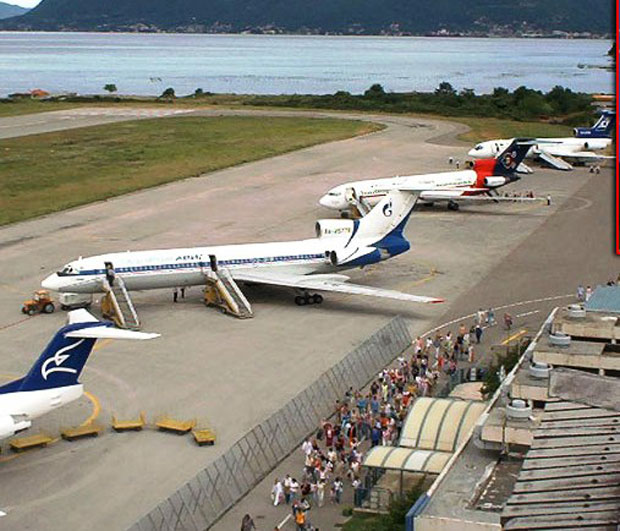 Закуп бољи од приватизације аеродрома