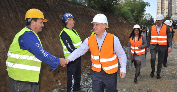 Весић обишао радове на стамбеном комплексу на Звездари