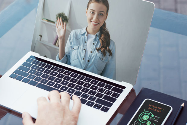 Хаковали интернет профил Врањанке, па њеним пријатељима тражили податке о картицама 