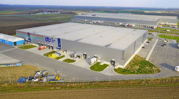 Фабрика на 15 километара од аеродрома