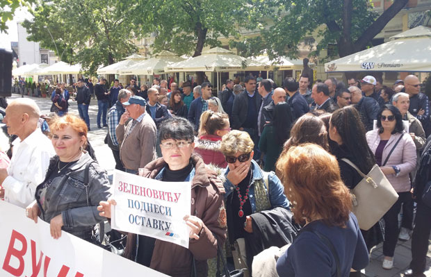 Демонстрантима у Шапцу искључена струја (ФОТО+ВИДЕО)