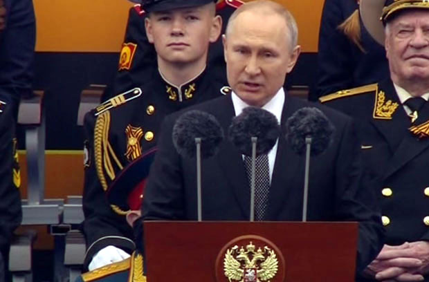 ПУТИН НА ПАРАДИ ПОБЕДЕ У МОСКВИ: Наш дуг је да заштитимо хероје