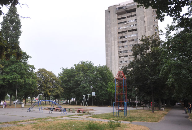 ОСУЂЕН НА ГОДИНУ ДАНА ЗАТВОРА: Отац злостављаног дечака који је пуцао у родитеље нападача се нагодио са Тужилаштвом