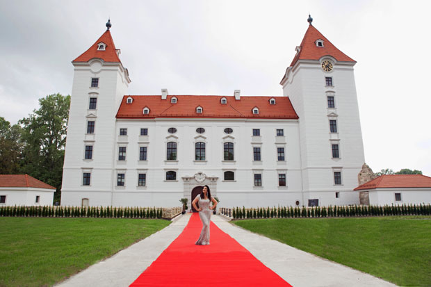 ДРАГАНИН СИН СЛАВИО ПУНОЛЕТСТВО У ДВОРЦУ: Фолк звезда и њен супруг Тони организовали журку за памћење (ФОТО)