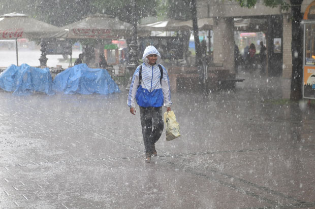 НАЈАВЉЕНЕ ОБИЛНЕ ПАДАВИНЕ: Како се спасити од поплаве?