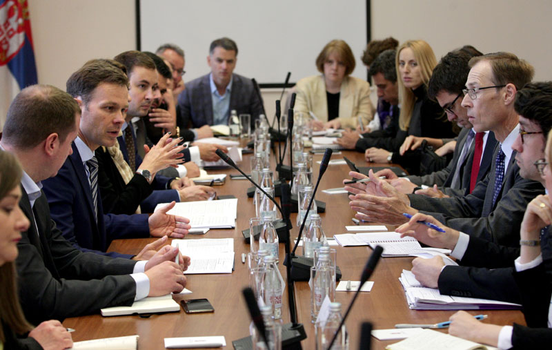 МИСИЈА ММФ У СРБИЈИ: О поскупљењу струје засад нема ни речи