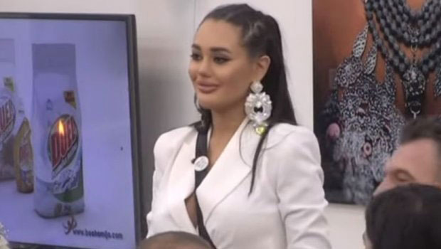 ЛЕПИ МИЋА РАСКРИНКАО СТАРЛЕТУ: Ана је имала секс са Слобом!