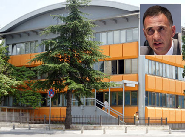 Уместо лечења, ишли на скијање!