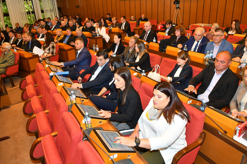 Житељима Лимана гараже и ресторан