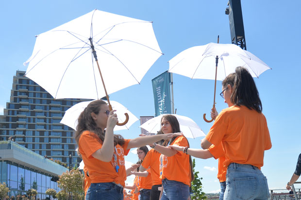  Пробни плес: Матуранти у Београду плесали уз тактове Штрауса