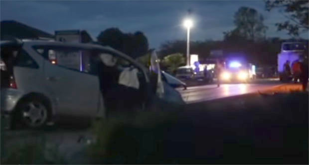 ТЕЖАК УДЕС АУТОБУСА И АУТОМОБИЛА КОД ЧАЧКА: Мајка и син погинули на Ибарској магистрали