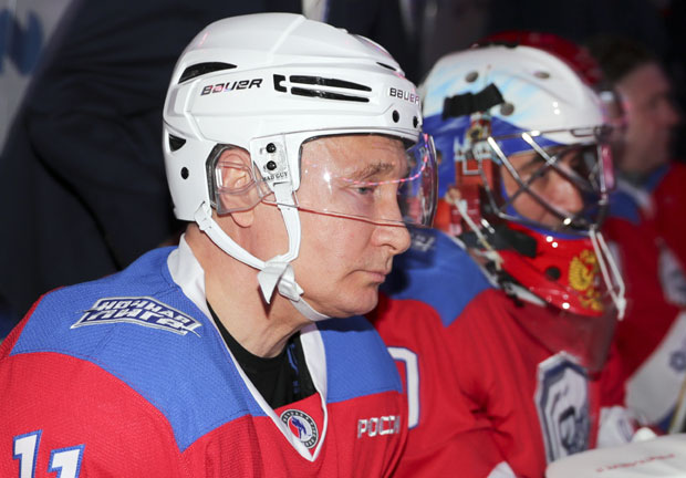  Путинов урнебесан пад на хокејашкој утакмици постао вирални хит (ВИДЕО)